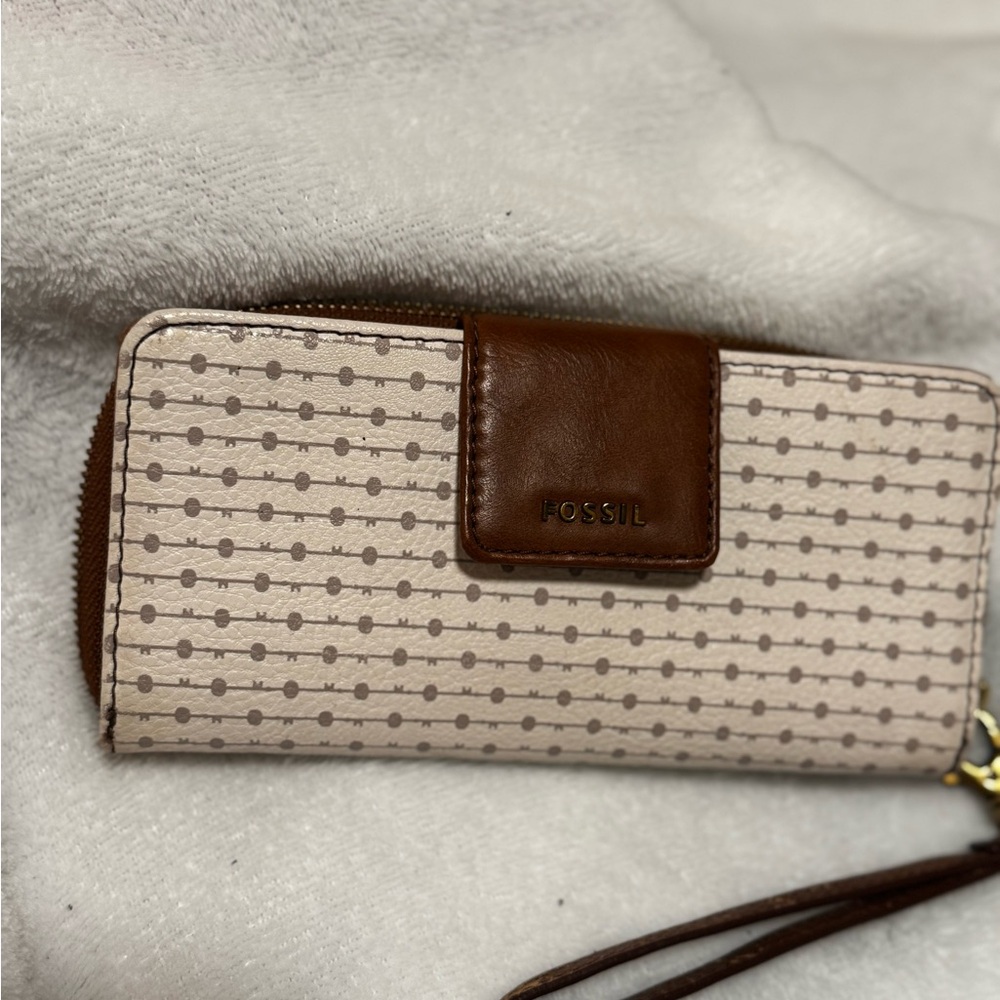Fossil Cream and Brown Polka Dot Wallet